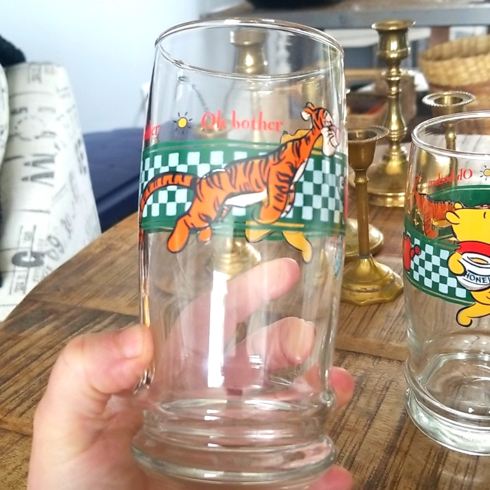 Vintage Set of Two Disney Winnie the Pooh & Tiger Glasses by Anchor Hocking - Picture 3 of 8
